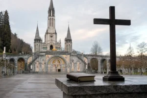 Lourdes lukker for SSPX’s messer og sakramenter