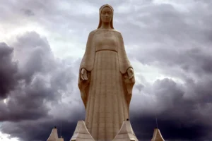 Europas højeste Maria-statue indviet i Polen